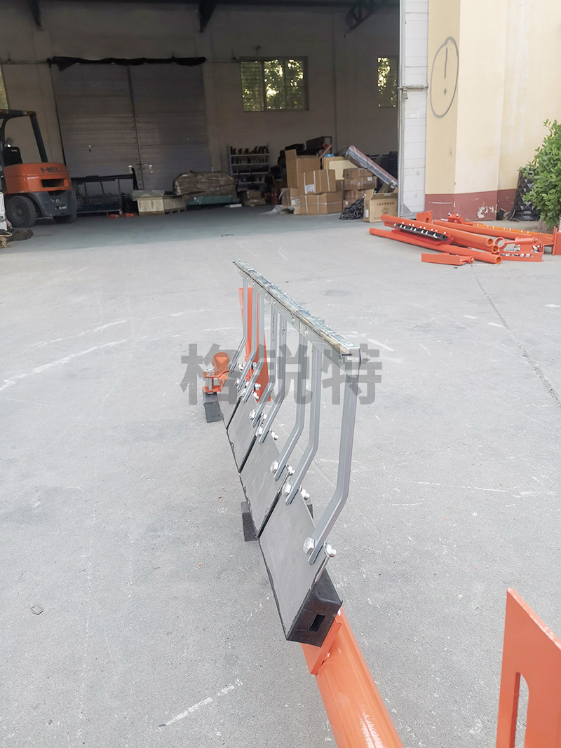 第 一道合金清掃器(YQ-DTEH) 第 一道合金清掃器(YQ-DTEH)